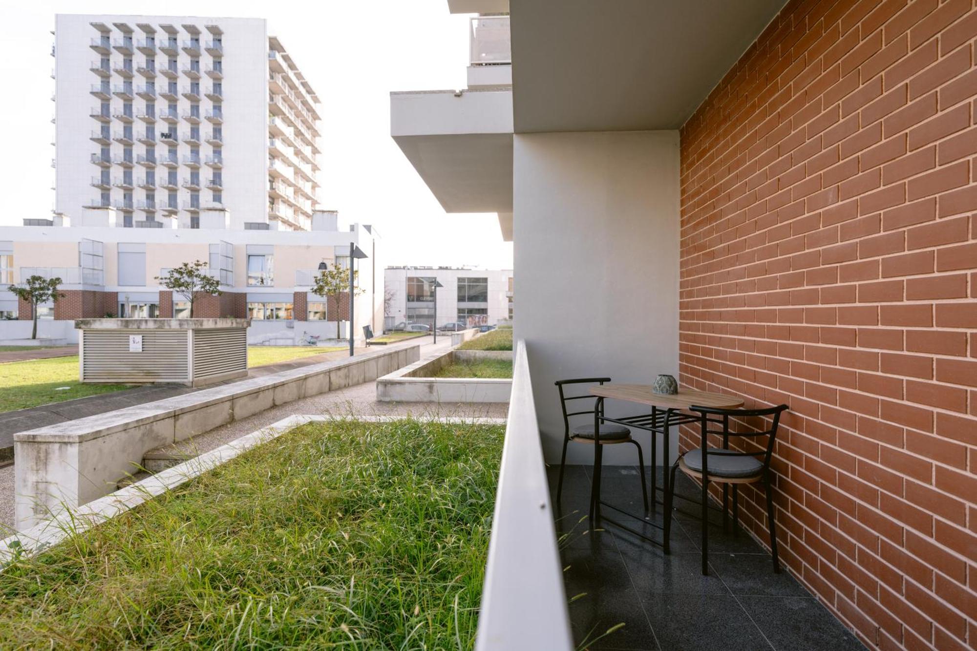 Apartment White Family House
